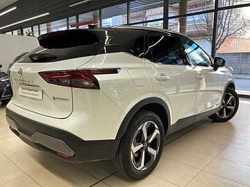 Nissan QASHQAI 1.5 E-POWER N-CONNECTA 190CV QASHQAI 1.5 E-POWER N-CONNECTA 190CV LUNAR WHITE MIDNIGHT BLACK